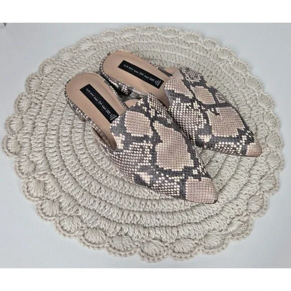 Steve Madden Mattis Python Snakeskin Pointed Toe Slip On Mules Flats Size 7.5M * - Picture 2 of 11